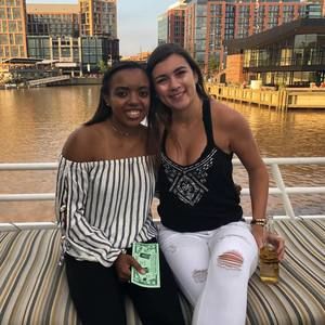 Meet your Posher, Alexis